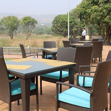 Mango Leaf Lake Resort Malkhed Ngoại thất bức ảnh