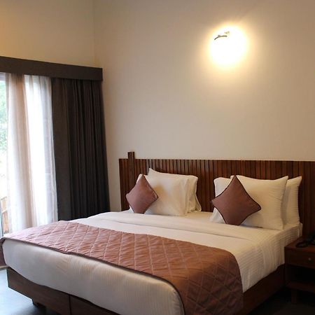 Mango Leaf Lake Resort Malkhed Ngoại thất bức ảnh
