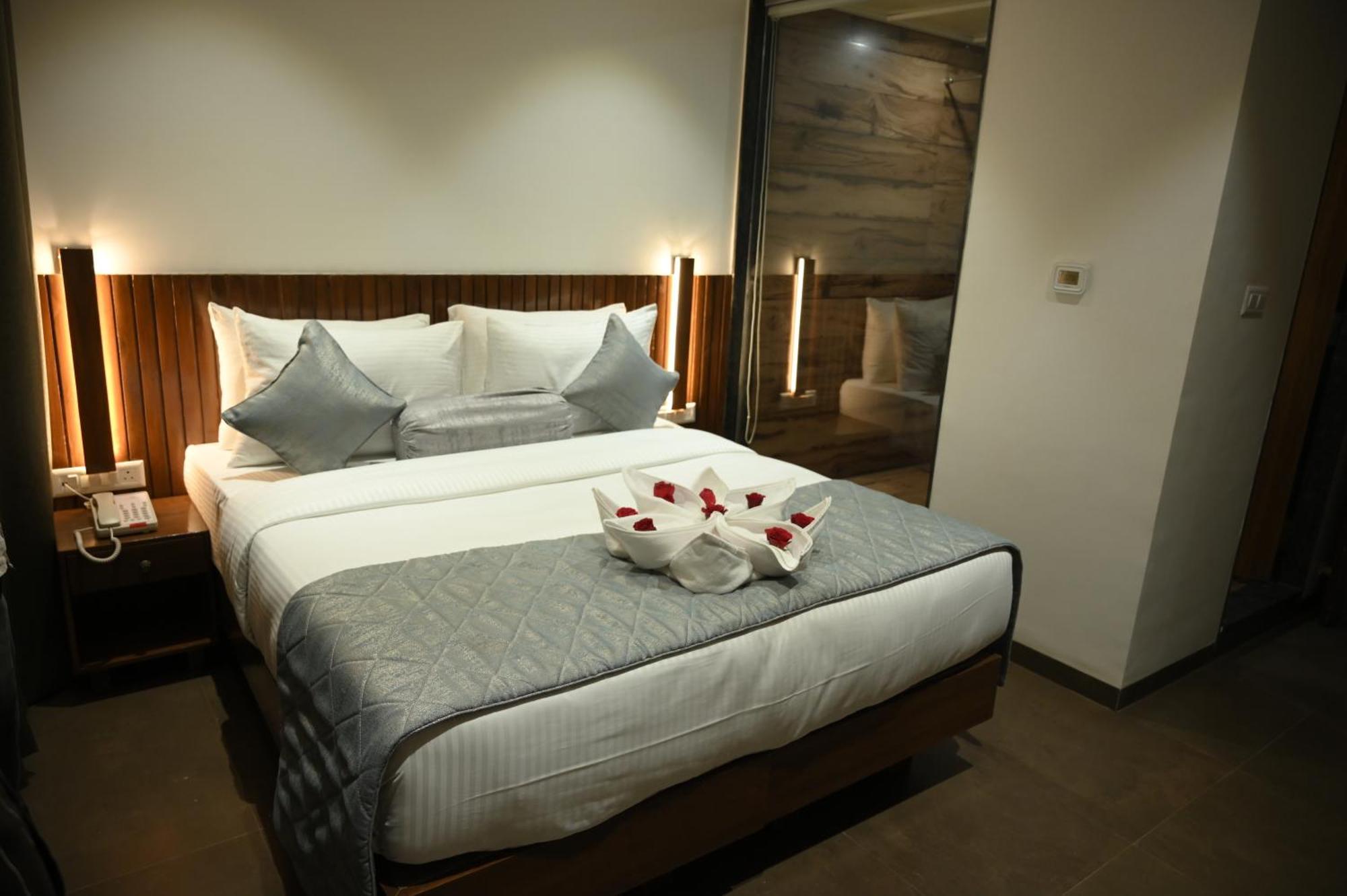 Mango Leaf Lake Resort Malkhed Ngoại thất bức ảnh