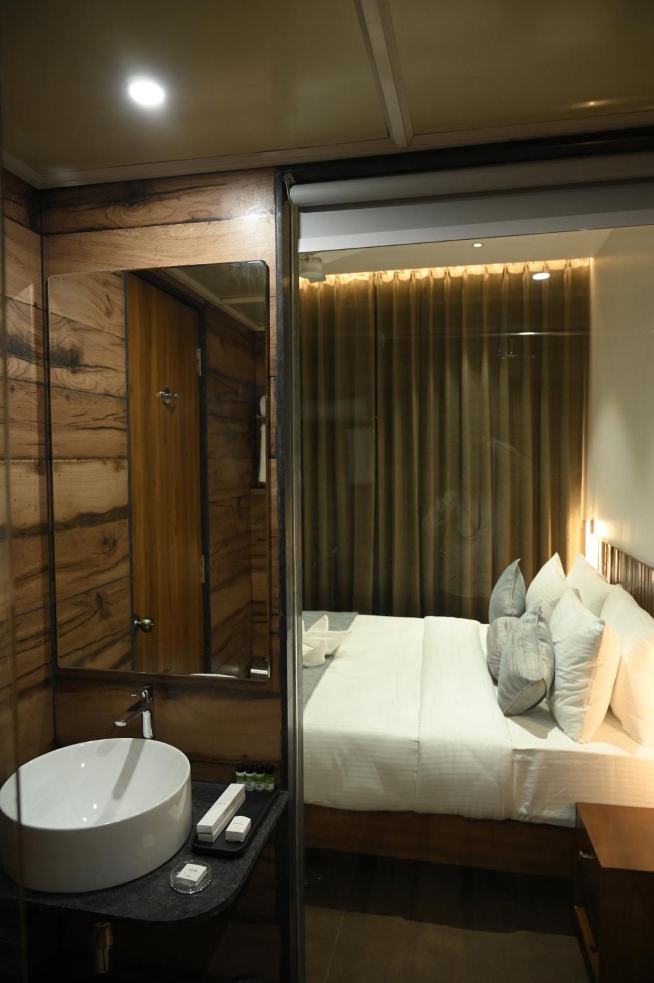 Mango Leaf Lake Resort Malkhed Ngoại thất bức ảnh
