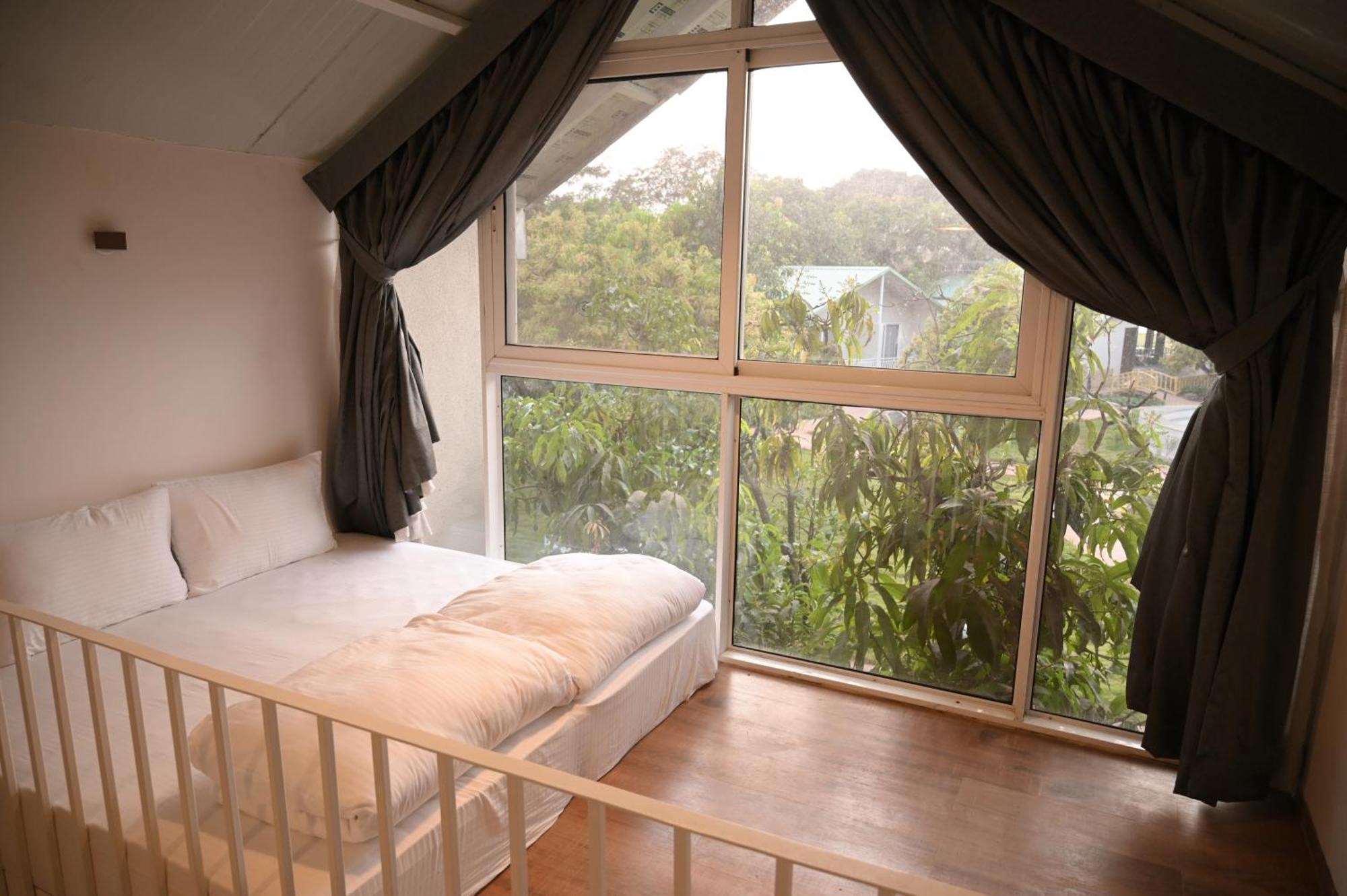 Mango Leaf Lake Resort Malkhed Ngoại thất bức ảnh